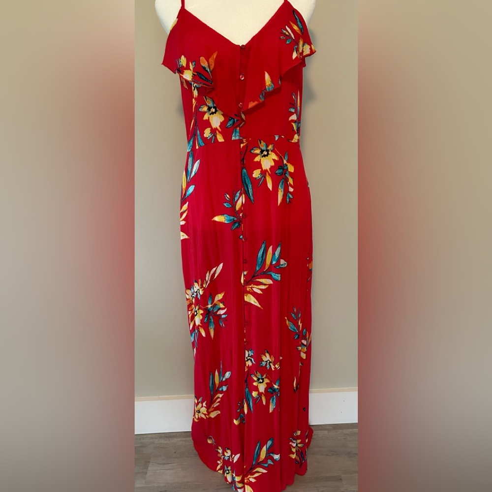 Express NWOT Maxi dress. Size Large. Very tropical